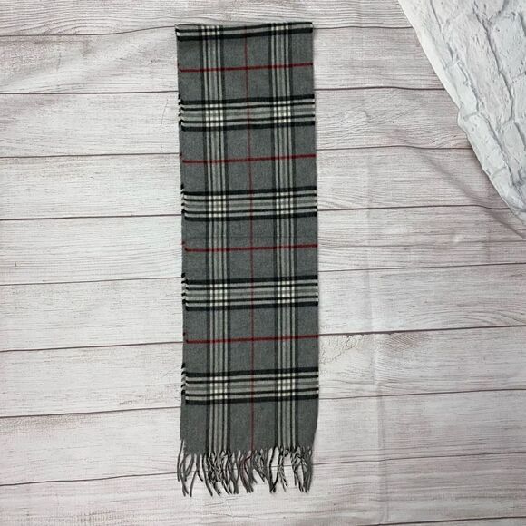 V. FRAAS Accessories - V Fraas plaid scarf with fringe hem 60”x9.5”
Black grey & red